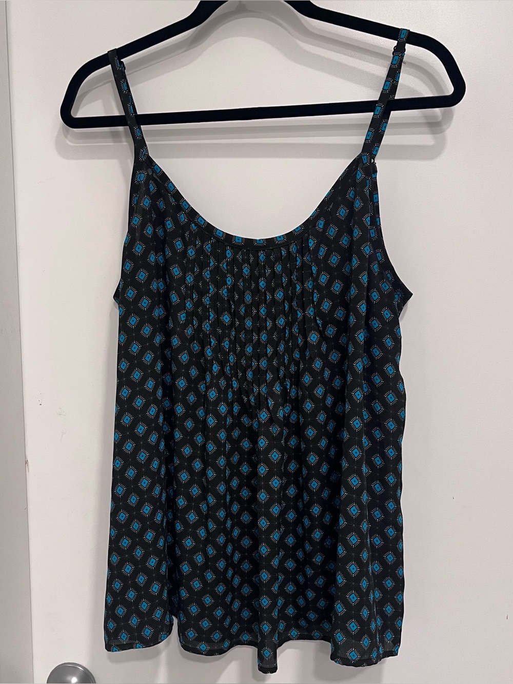Torrid women's tank top cami front pleated black blue size 0X large